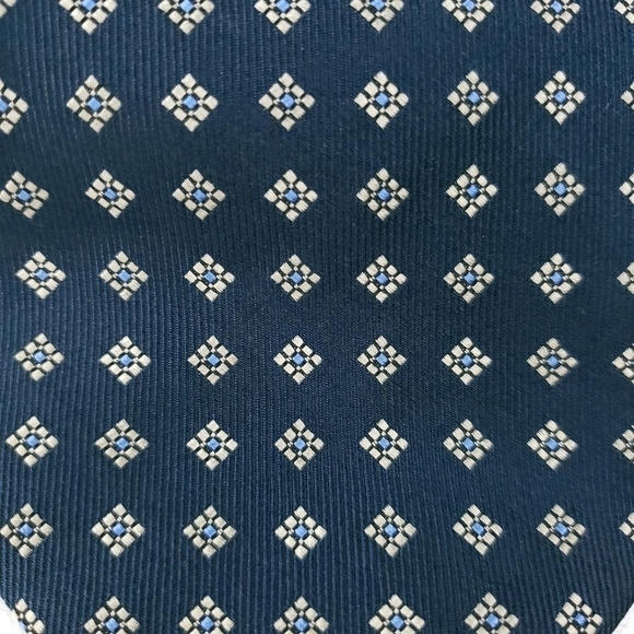 Pierre Cardin pair of 100% silk ties - Picture 3 of 15